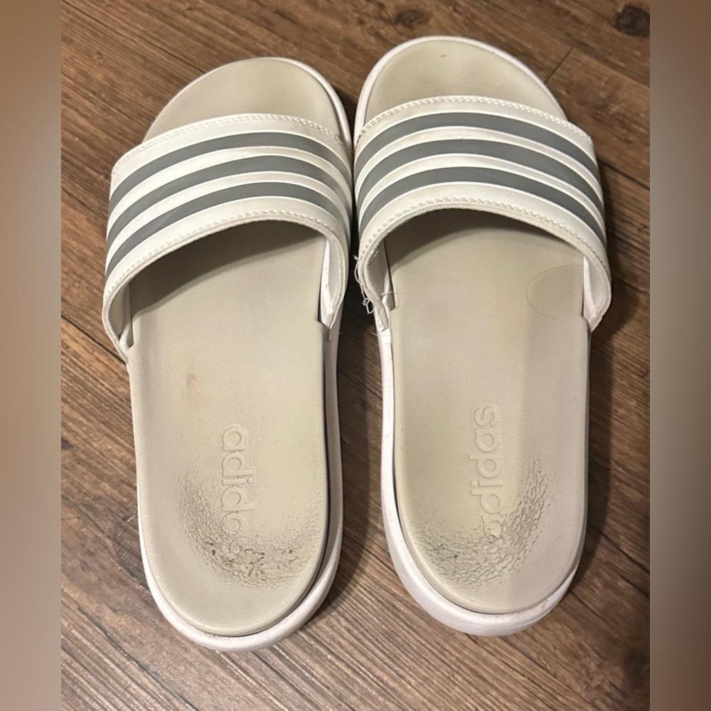 Men’s Adidas Shoes (Size 10) (Used - Sold As Is) - Picture 2 of 3